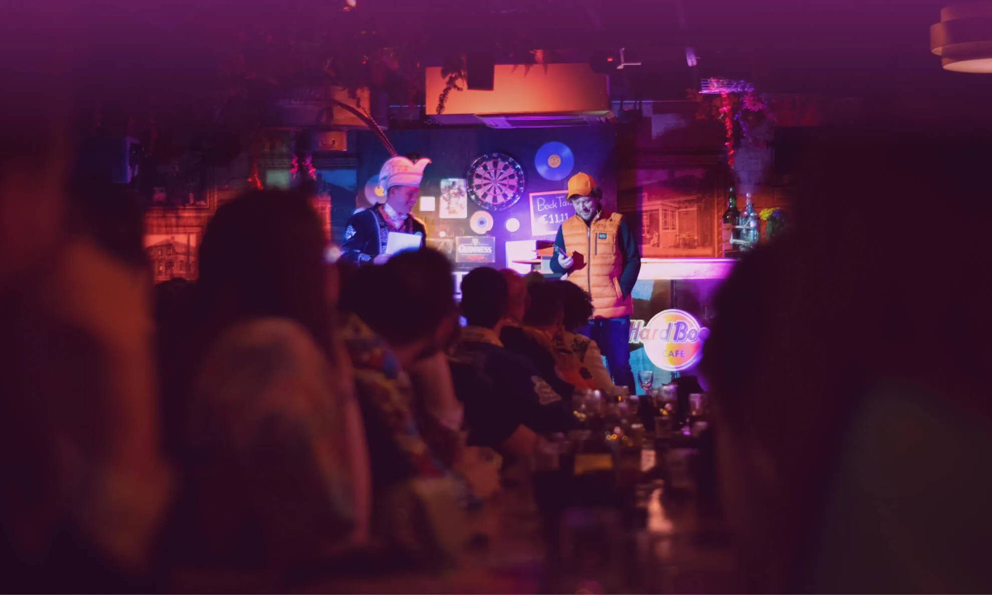 Stamzitting 2024 buut Piet Mellema vanuit achterin de zaal